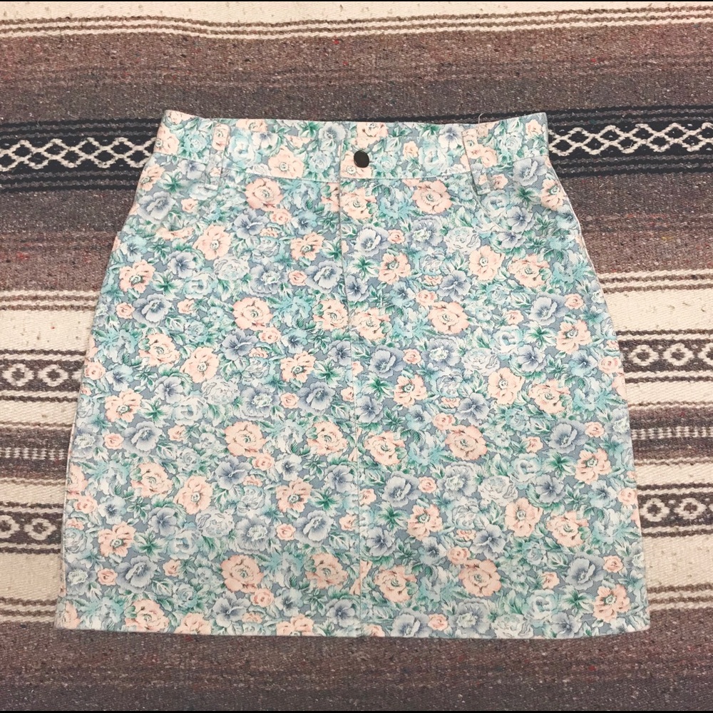 VINTAGE 80s 🌴 Floral High Wasted Denim Skirt